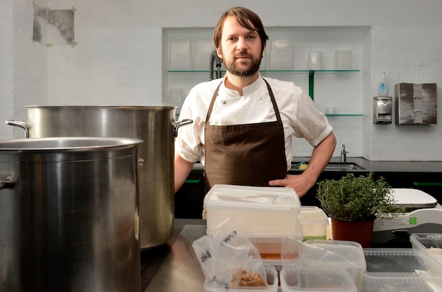 Rene Redzepi, de kok van het beroemde restaurant Noma, vindt het eten van insecten heel gewoon.