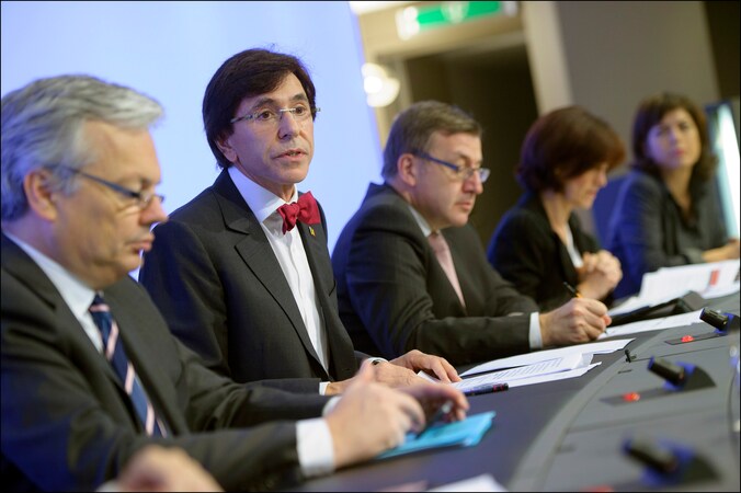 De federale regering bij de voorstelling van de begroting 2013.