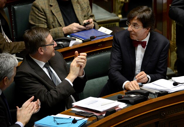 Applaus van Steven Vanackere voor Di Rupo.