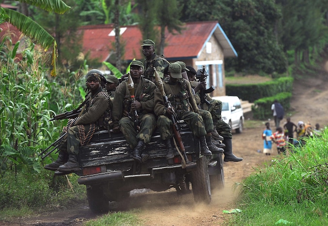 Soldaten van het Congolese regeringsleger in Minova, november 2012.