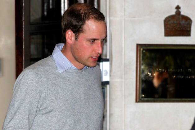 Prins William verlaat het hospitaal