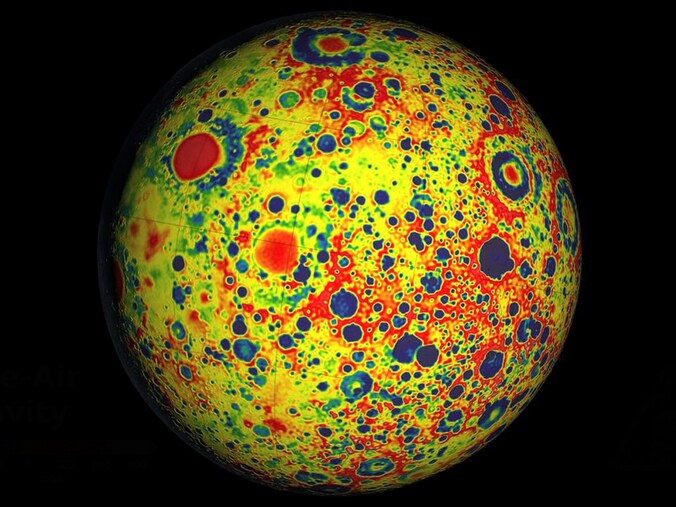 Een beeld van de variatie in zwaartekracht op onze Maan, opgemaakt op basis van de gegevens van de GRAIL-satellieten Ebb en Flow.