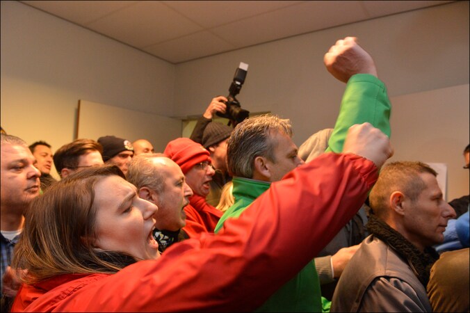 De bekendmaking van de referendumuitslag verliep erg tumultueus.