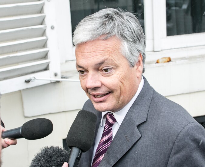 Reynders wijst erop dat het Europese defensiebeleid nog een stuk vlotter kan.