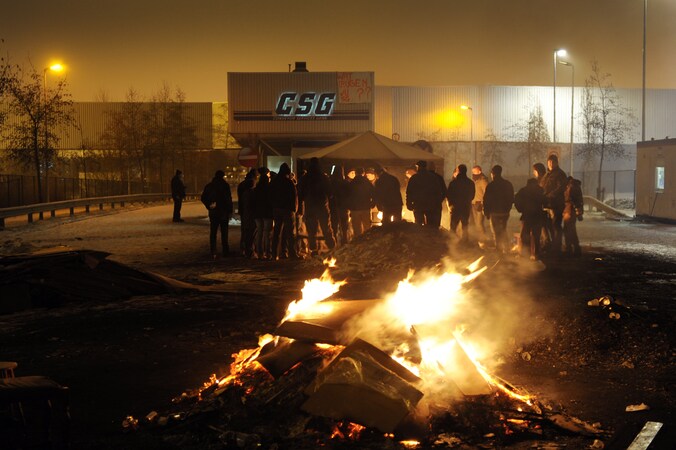 Stakers bij CSG, het bedrijf dat zorgt voor de aanvoer van onderdelen bij Ford Genk.