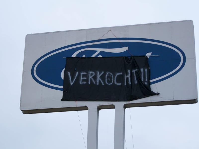 In de voertuigindustrie wordt door de afbouw bij Ford Genk een omzetverlies van 6 procent verwacht.
