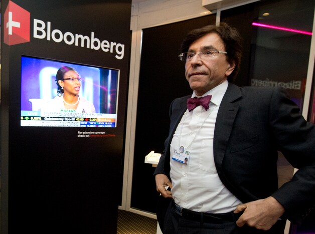 Premier Di Rupo, deze ochtend nog lovend over de situatie in ons land, keert vervroegd uit Davos terug wegens de problemen bij ArcelorMittal.