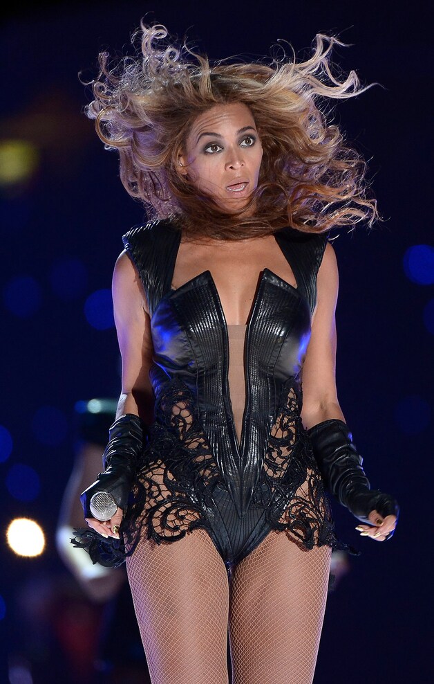 De makers van een aantal 'onflatterende' foto's tijdens de Super Bowl hebben het ook voor hun collega's verpest bij Beyoncé.