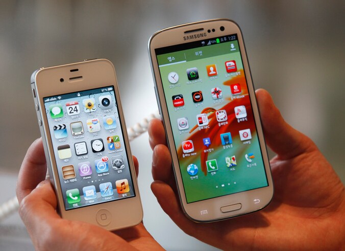 Het gaat om onderdelen voor toestellen van zowel Apple als Samsung.