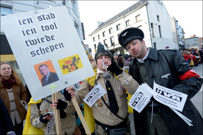De carnavalsgroep Eftepie ging in 2013 verkleed als SS'ers de straat op en tackelde de Aalsterse coalitie met het uitdelen van 'SS-VA'-vlaggetjes. Verschillende organisaties, tot de UNESCO toe, reageerden verbolgen op de satire.