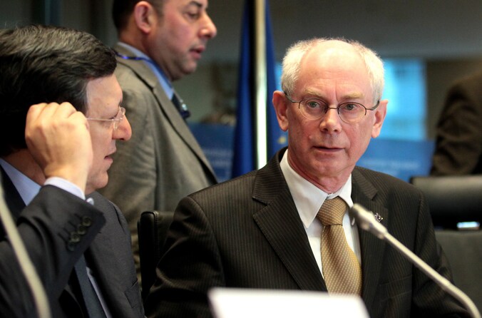 Herman Van Rompuy (R) kwam vandaag de Europese Meerjarenbegroting verdedigen in het Europees Parlement.