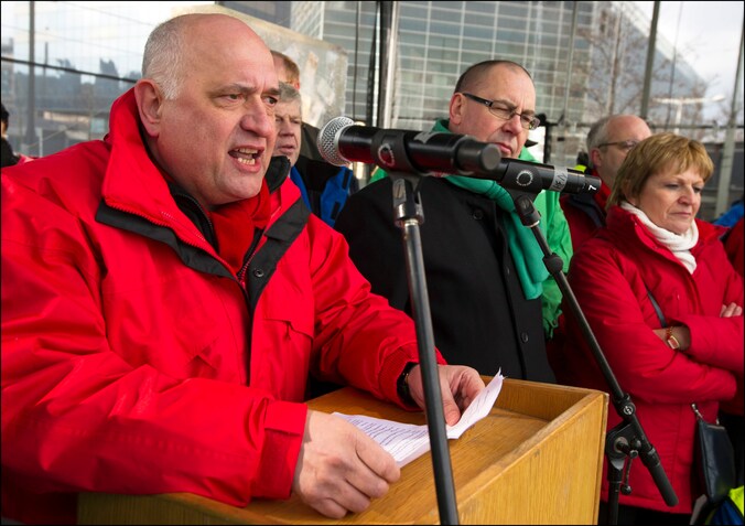 Rudy De Leeuw (ABVV), Jan Vercamst (ACLVB) en Marc Leemans (ACV).