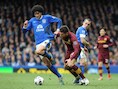Marouane Fellaini (hier in duel met Javi Garcia van Manchester City) wil een stap hogerop zetten.