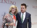 Johnny de Mol met Josje Huisman.