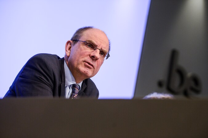 Koen Geens zegt dat de regering poogt "banken in veilige omstandigheden geld laten lenen aan kleine en grote ondernemingen en grote projecten".