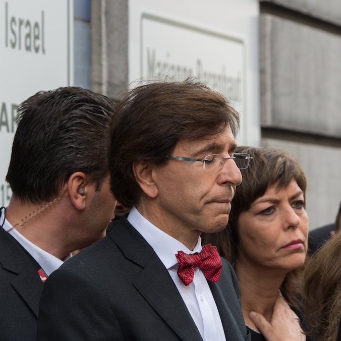 Premier Di Rupo en Joëlle Milquet tijdens een herdenkingsplechtigheid bij het Joods Museum in Brussel.