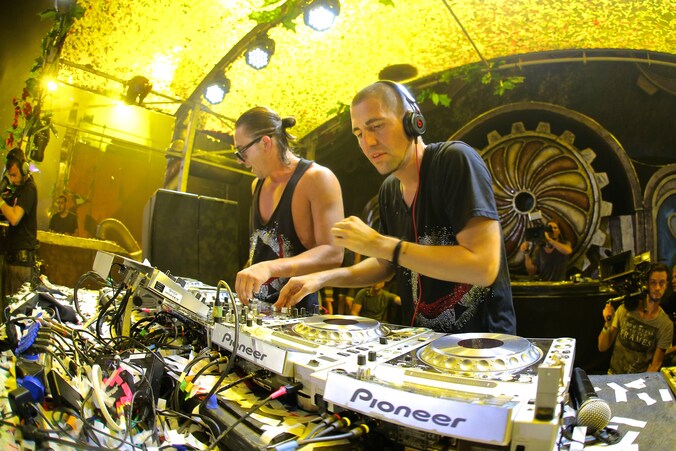 Like Mike &amp; Dimitri Vegas.