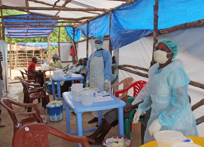 Een ebolakliniek in Sierra Leone.