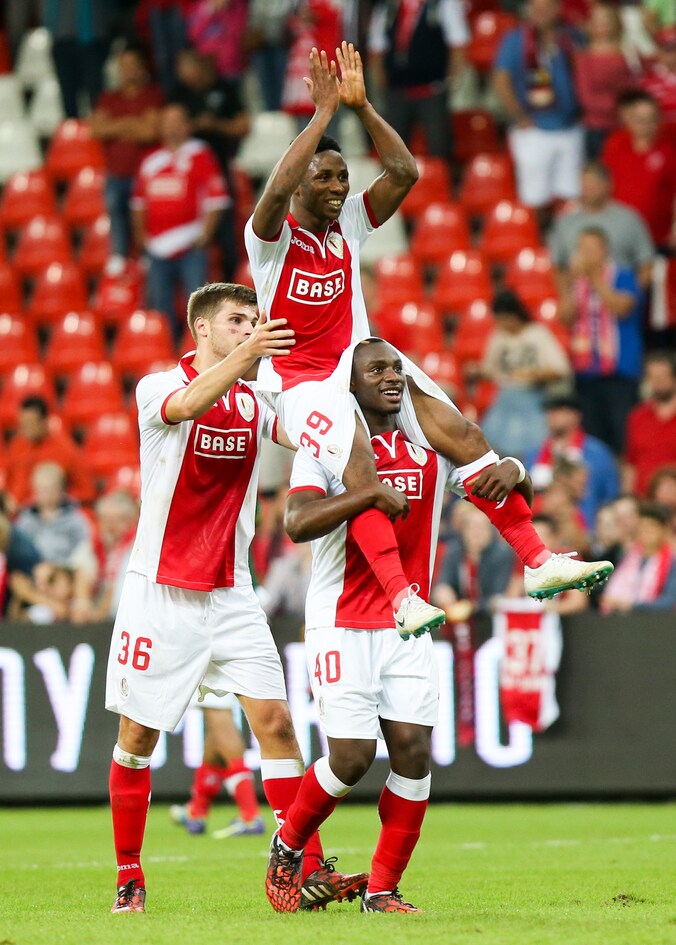 Ezekiel, op de schouders van Mpoku en vastgehouden door Arslanagic, werd in juli vorig jaar nog uitgewuifd na de heenmatch in de voorlaatste kwalificatieronde van de Champions League tegen Panathinaikos.