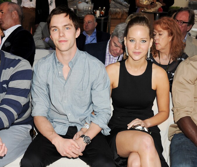 Jennifer Lawrence en Nicholas Hoult in mei 2012.