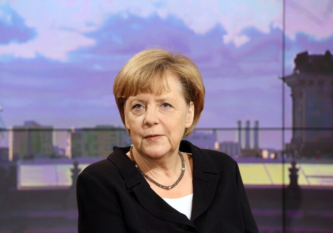 De Duitse bondskanselier Angela Merkel in de studio van ARD.