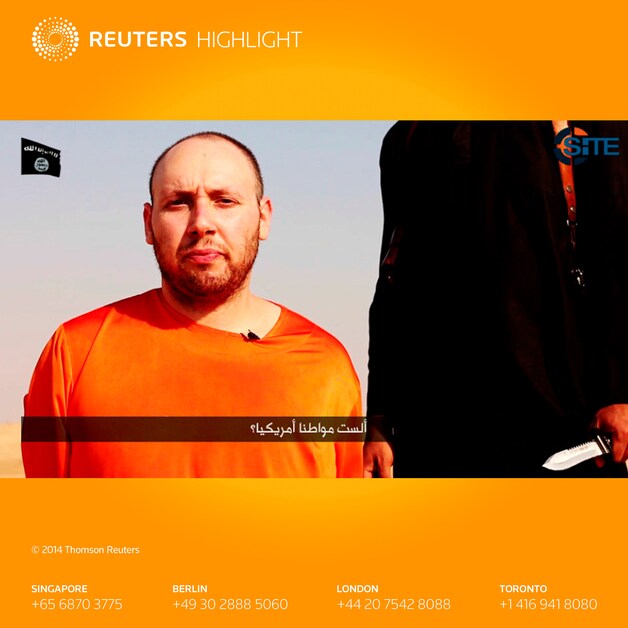 Sotloff in de tweede video, met langer haar