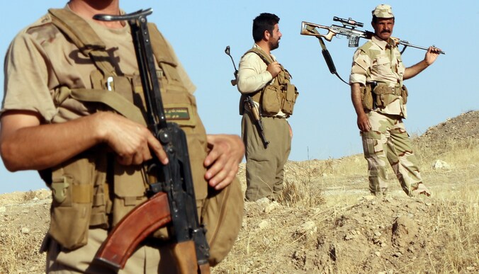 Koerdische Peshmerga-strijders in de buurt van Zumar.