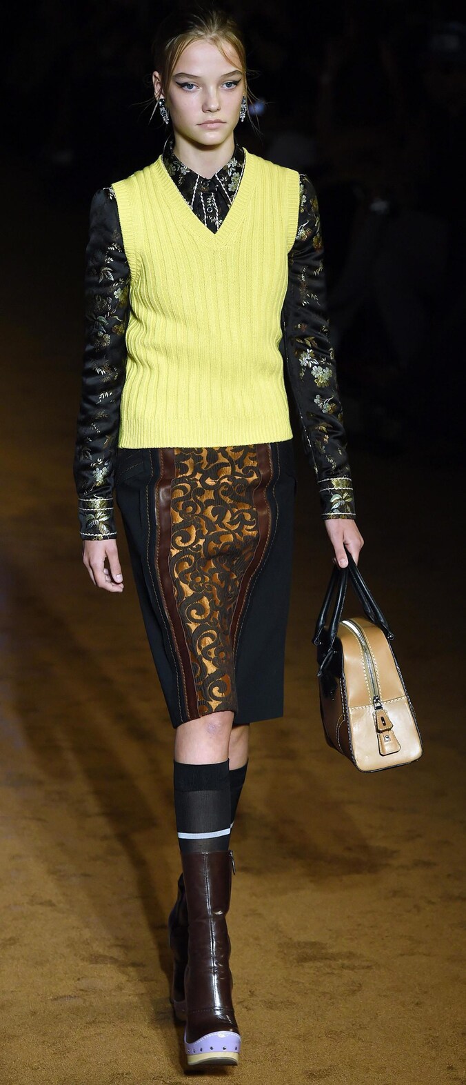 Roos Abels op de catwalk voor Prada in Milaan.