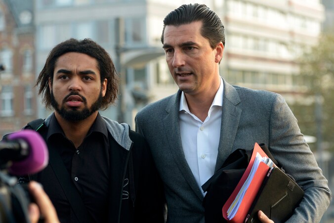 Jejoen Bontinck (links) met zijn advocaat. Fouad Belkacem was vandaag niet aanwezig.