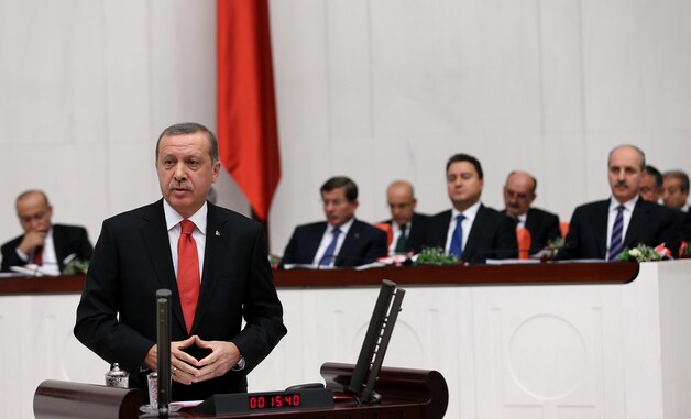 De Turkse president in het parlement.