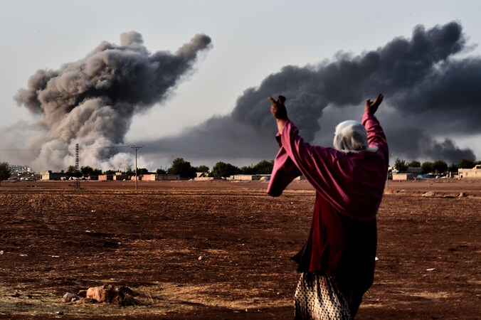 Archiefbeeld: bij de luchtaanvallen tegen IS in Kobani zijn 553 mensen gedood.