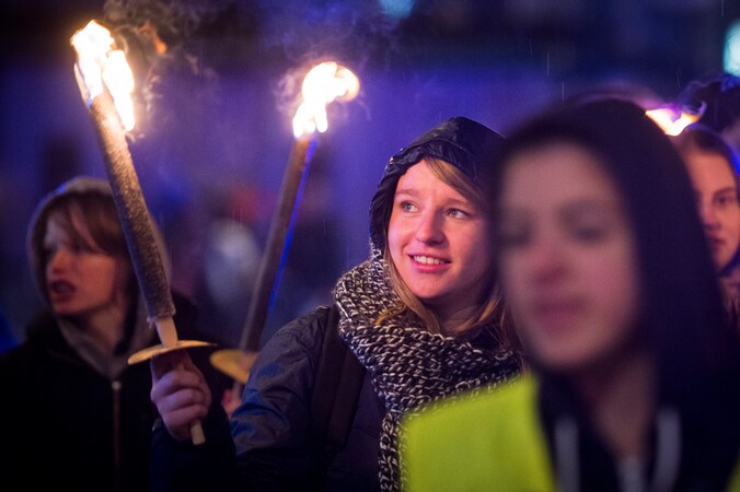Ook studenten die deelnamen aan de fakkeltocht in Brussel, zullen naar het Anneessensplein afzakken.