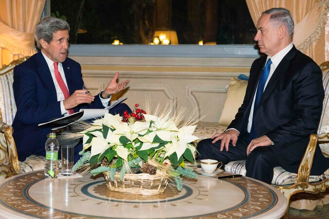 De Amerikaans minister van Buitenlandse Zaken John Kerry en de Israëlische premier Benjamin Netanyahu.