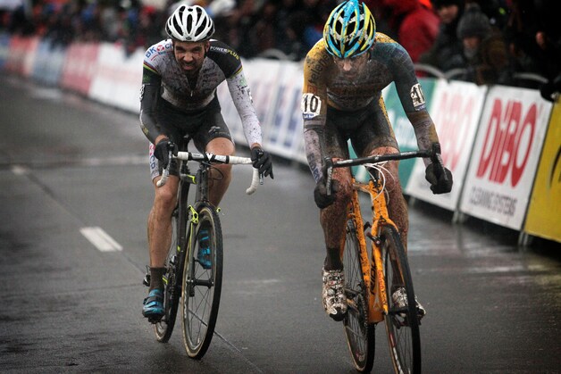 Albert moest uiteindelijk ook nog Rob Peeters (Telenet-Fidea) laten voorgaan.
