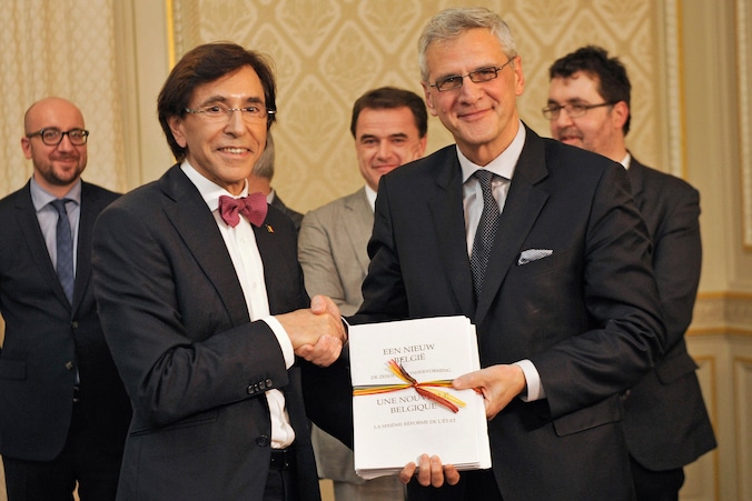 Premier Elio Di Rupo met Vlaams minister-president Kris Peeters.