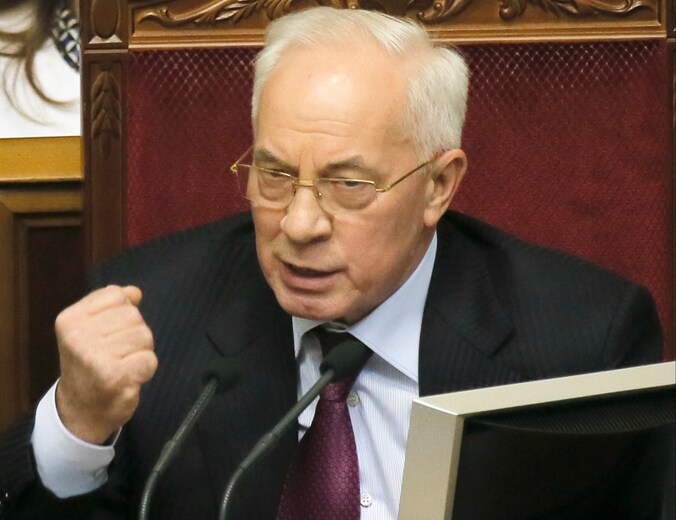 Het ontslag van eerste minister Mykola Azarov volstaat niet voor de opositie.