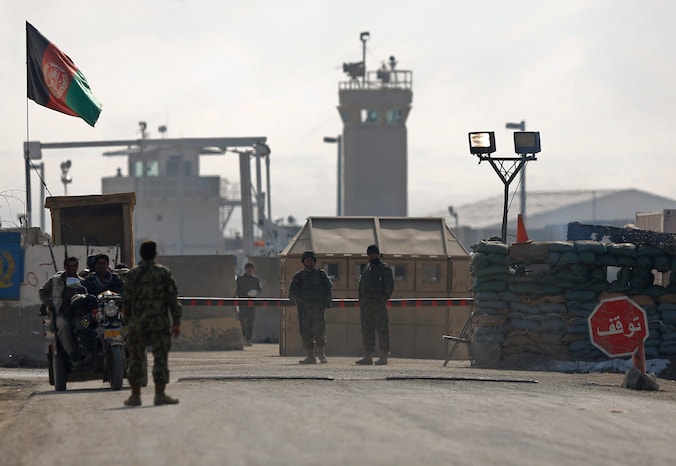 Archiefbeeld van de legerbasis in Bagram.