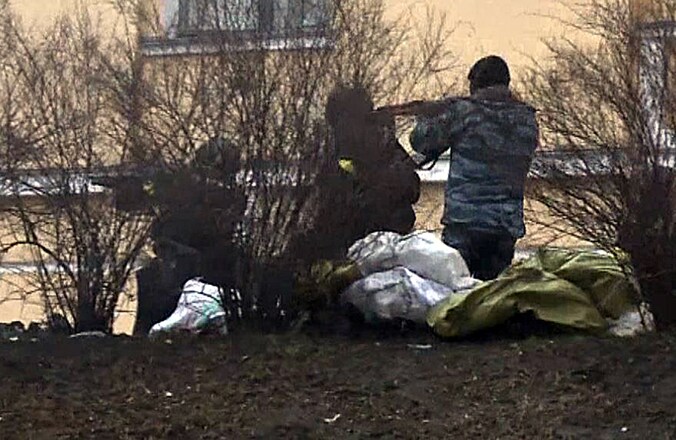 Overheidstroepen vuren naar demonstranten in Kiev