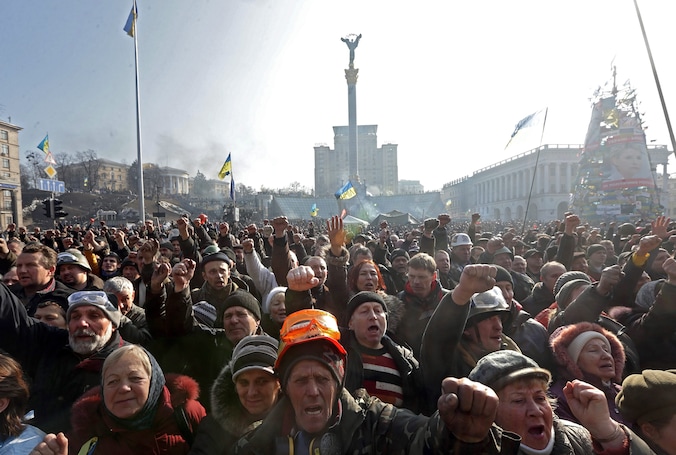 Ook vandaag stroomde het Onafhankelijkheidsplein in Kiev weer vol met demonstranten.