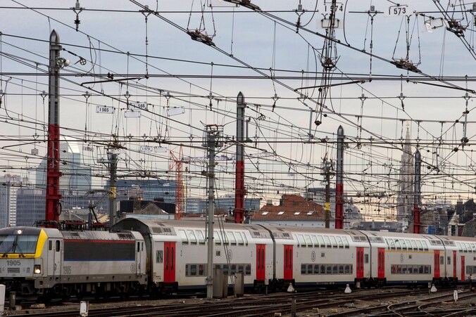 Het voorstel van de Europese Commissie om vanaf 2019 de markt van het binnenlandse reizigersvervoer over het spoor open te gooien, is grondig bijgestuurd door het Europees Parlement.