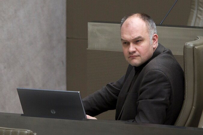 Björn Rzoska (Groen) hekelt dat Open Vld schaamteloos voor de postjes gaat.