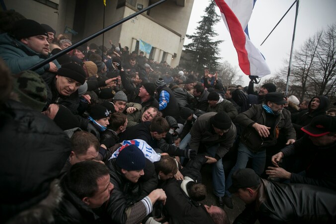 Rellen in Simferopol voor het regeringsgebouw.
