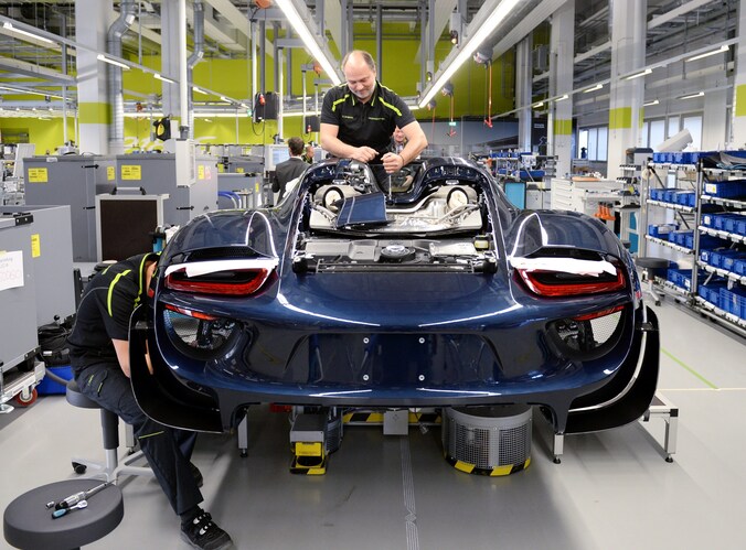 De Porsche-fabriek in Stuttgart-Zuffenhausen