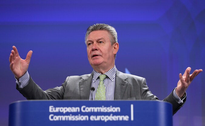 Karel De Gucht noemt de brieven geen intimidatie.