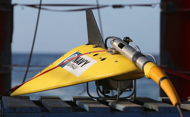 De 'pinglocator', het toestel dat signalen tot op 6.000 meter diepte kan opvangen.