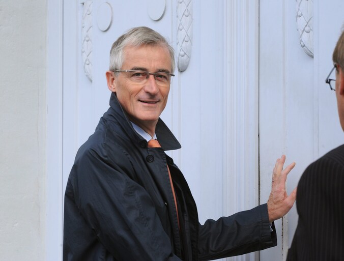 Geert Bourgeois stuurde de drie 'randburgemeesters' opnieuw wandelen.