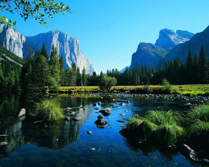 De Merced-vallei in Yosemite National Park.