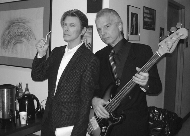 Bowie en Tony Visconti in 2002, backstage in Carnegie Hall.