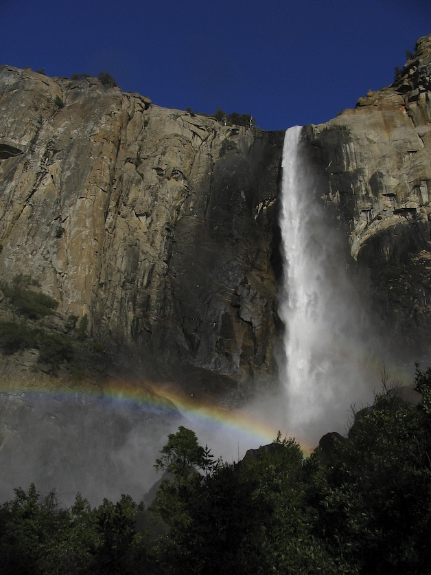 YOSEMITE - Bridalveil Falls.