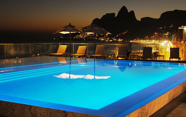Zwemmen met miljoenenstad Rio de Janeiro aan je voeten, beter kan niet. Het Fasano Hotel beschikt dan ook over een hemels zwembad op het dak.